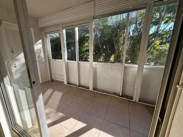 Unit 103 photo 17