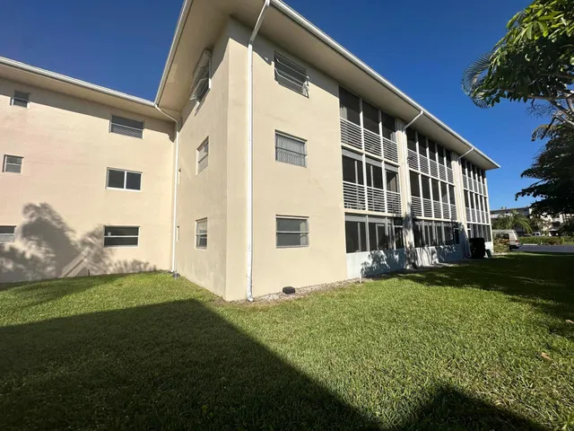 Unit 103 photo 19