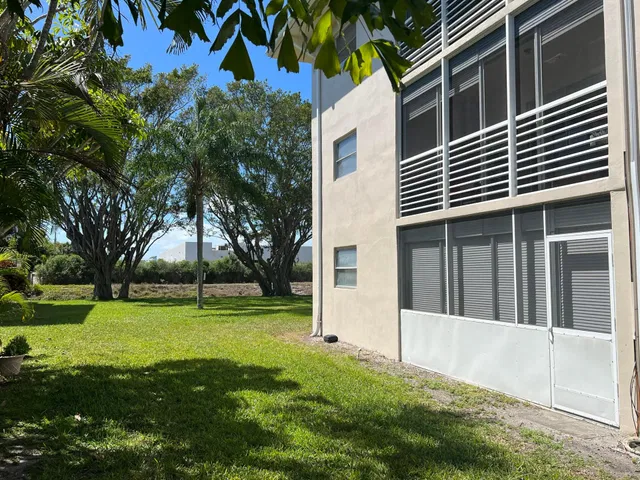 Unit 103 photo 33