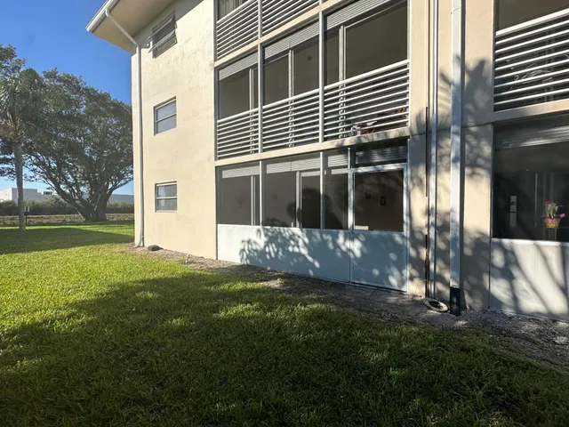 Unit 103 photo 37