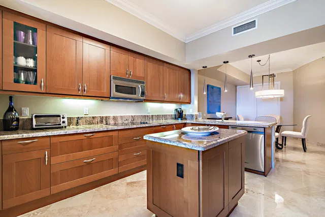 Esplanade Grande Unit 503 photo 6