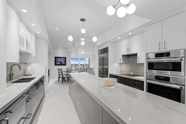 Esplanade Grande Unit 504 photo 2