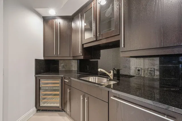 One Watermark Place Unit 502 photo 9