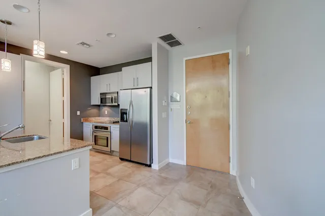 The Meridian Unit 204 photo 2