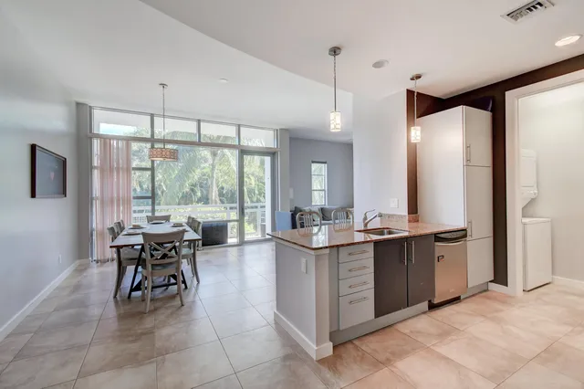 The Meridian Unit 204 photo 3
