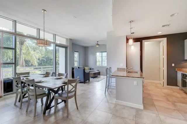 The Meridian Unit 204 photo 4