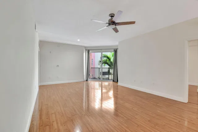 The Astor Unit 403 photo 6
