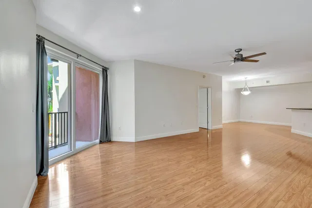 The Astor Unit 403 photo 7