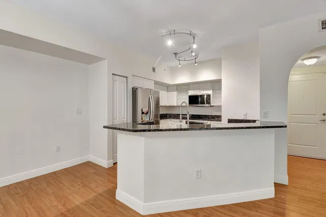 The Astor Unit 403 photo 15