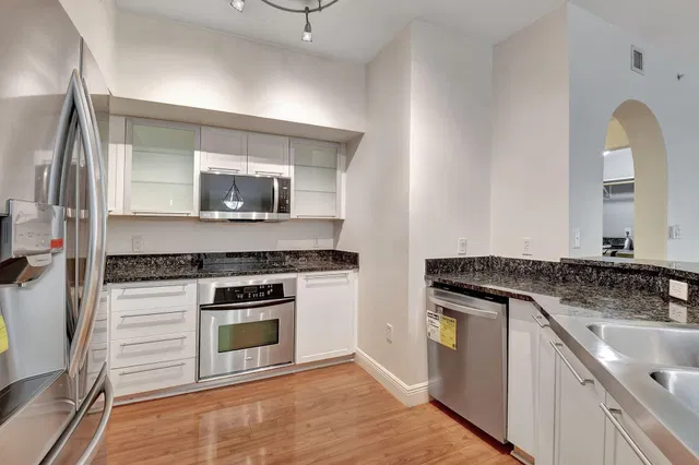 The Astor Unit 403 photo 16