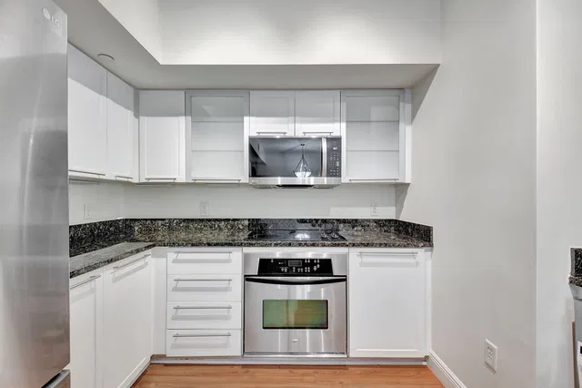 The Astor Unit 403 photo 17