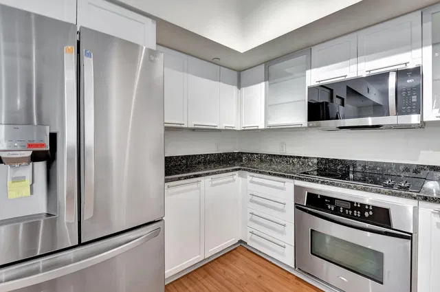 The Astor Unit 403 photo 18