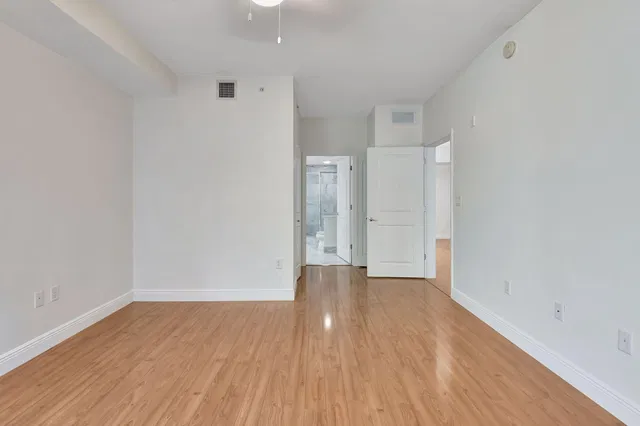 The Astor Unit 403 photo 21