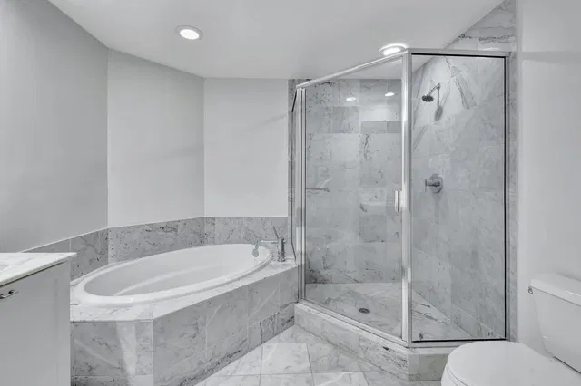 The Astor Unit 403 photo 23