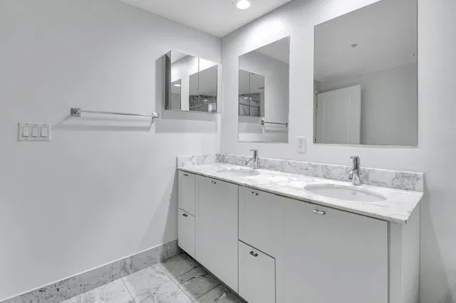 The Astor Unit 403 photo 24