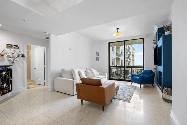 One City Plaza Unit 1418 photo 2