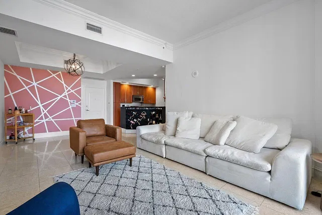 One City Plaza Unit 1418 photo 3