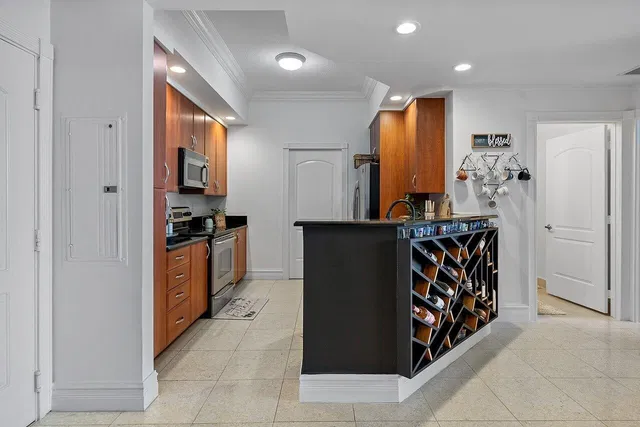 One City Plaza Unit 1418 photo 6