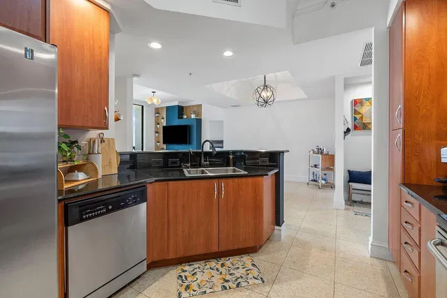 One City Plaza Unit 1418 photo 8