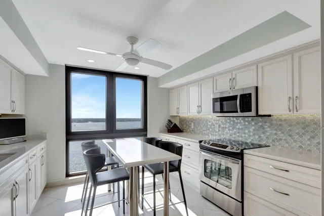 Eastpointe Singer Island Unit 18 G photo 2