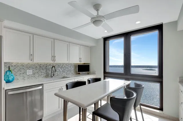 Eastpointe Singer Island Unit 18 G photo 3