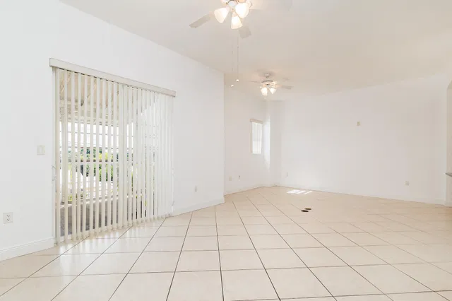 Flagler Landing Unit 405 photo 3