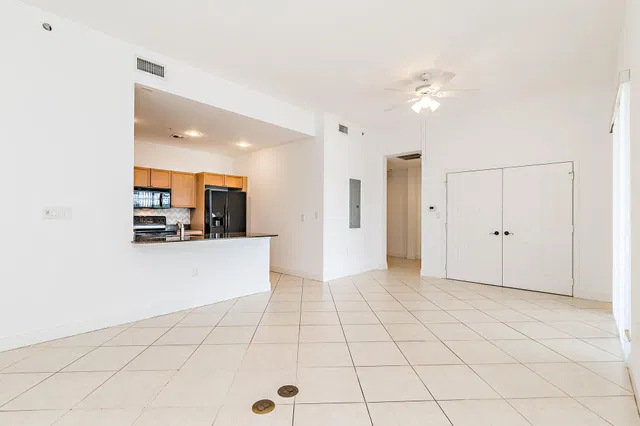 Flagler Landing Unit 405 photo 5