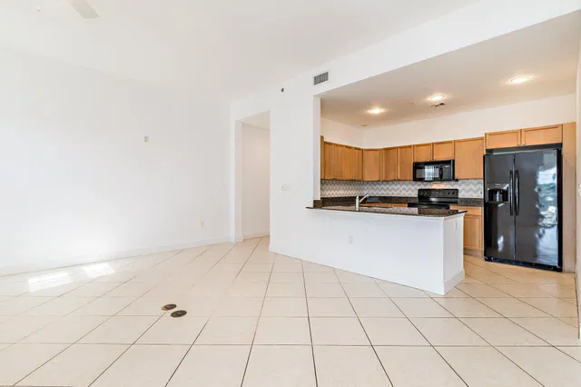 Flagler Landing Unit 405 photo 6