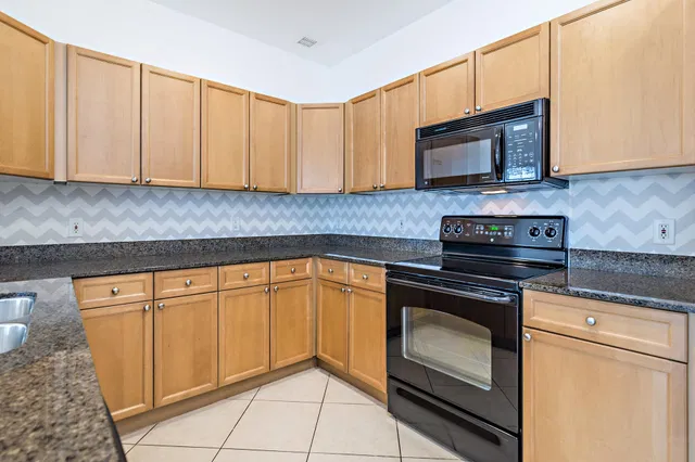Flagler Landing Unit 405 photo 9