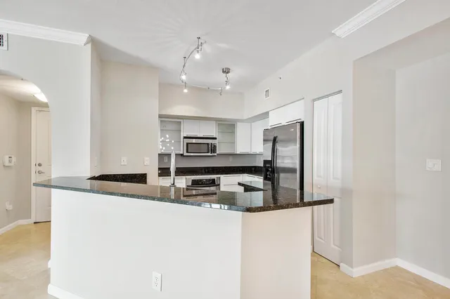 The Astor Unit 512 photo 4