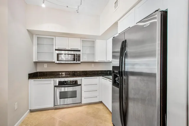 The Astor Unit 512 photo 5