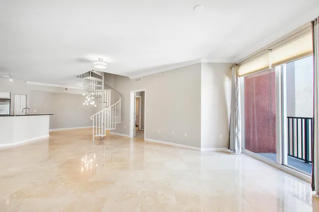 The Astor Unit 512 photo 11