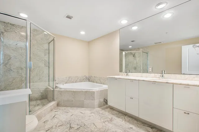 The Astor Unit 512 photo 14