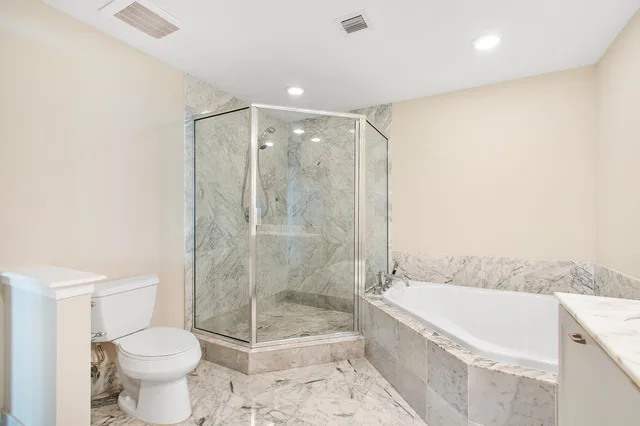 The Astor Unit 512 photo 15