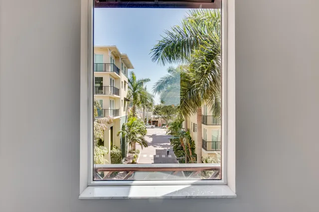 The Astor Unit 512 photo 29