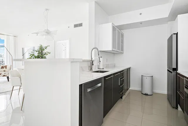 CityPlace South Tower Unit 1006 photo 5