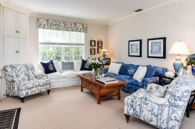 134 Peruvian Avenue #201