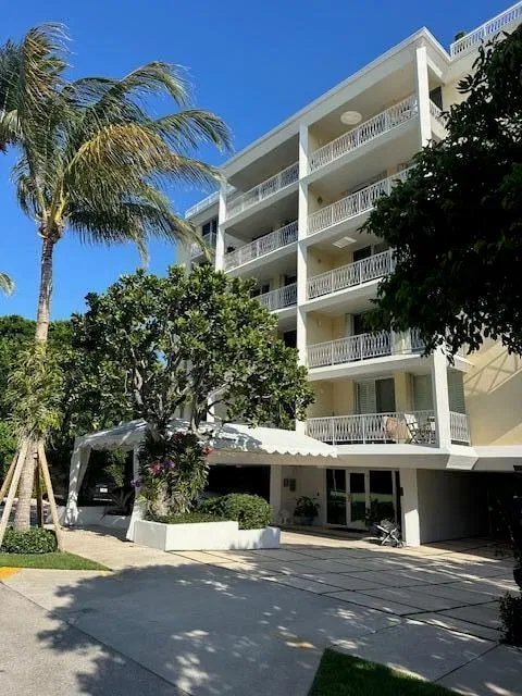170 Chilean Avenue #2d