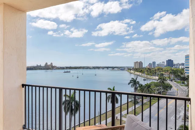 Flagler Pointe Unit 902 photo 3