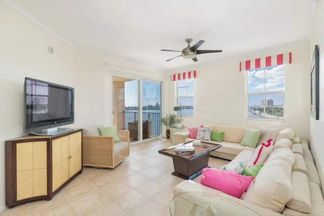 Flagler Pointe Unit 902 photo 5