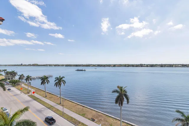 Flagler Pointe Unit 902 photo 23