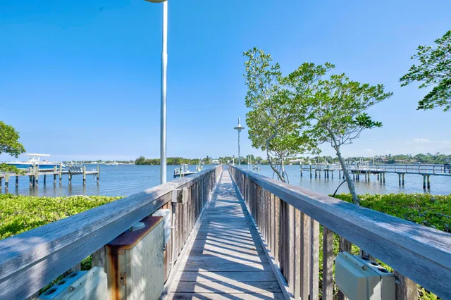 Pennock Point Residence photo 6