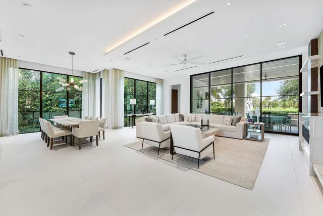 Royal Palm Yacht and Country Club Residence photo 9