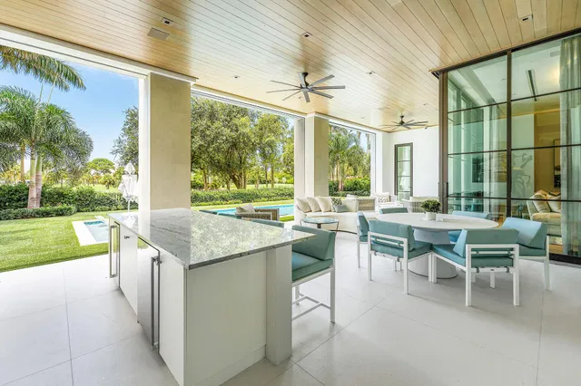 Royal Palm Yacht and Country Club Residence photo 21