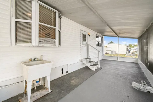 Residence photo 3