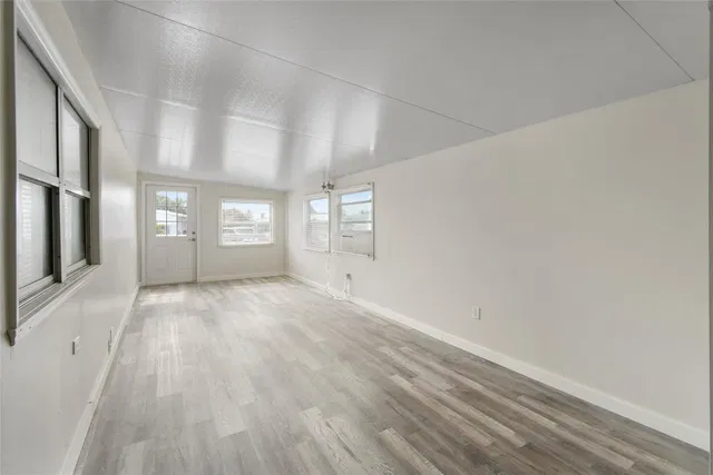 Residence photo 17