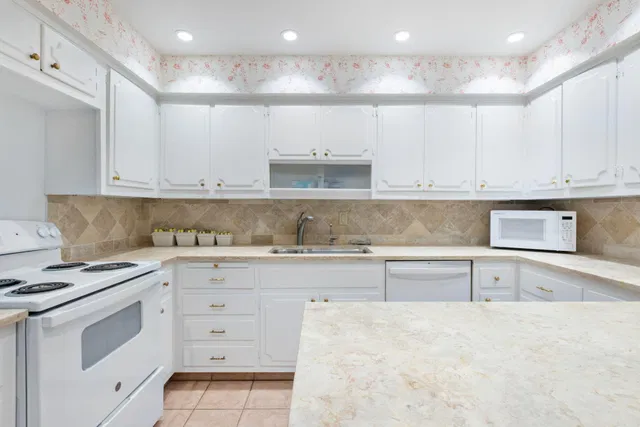 One Royal Palm Way Palm Beach Unit D2 photo 10