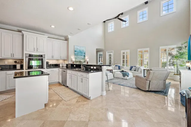 Canterbury Place Residence photo 18