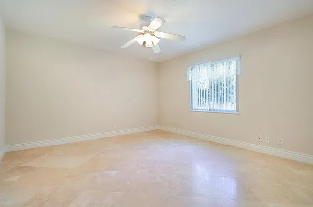 Residence photo 30