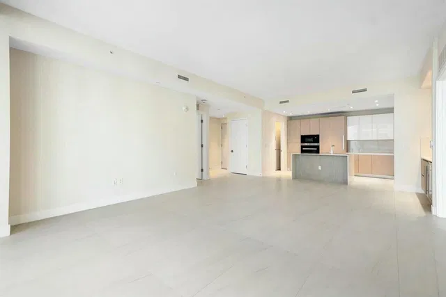 Amrit Ocean Resort & Residences Unit H-1610 photo 9